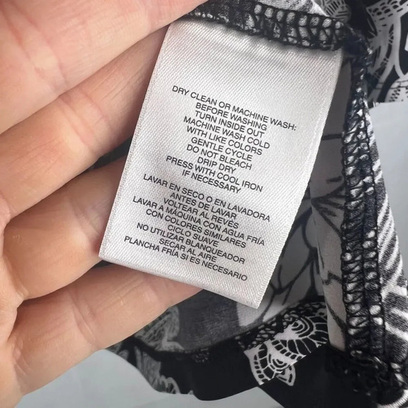 Kasper Black & White Floral Scoop Neck 3/4 Bell Sleeve Blouse Sz MD - Picture 5 of 7